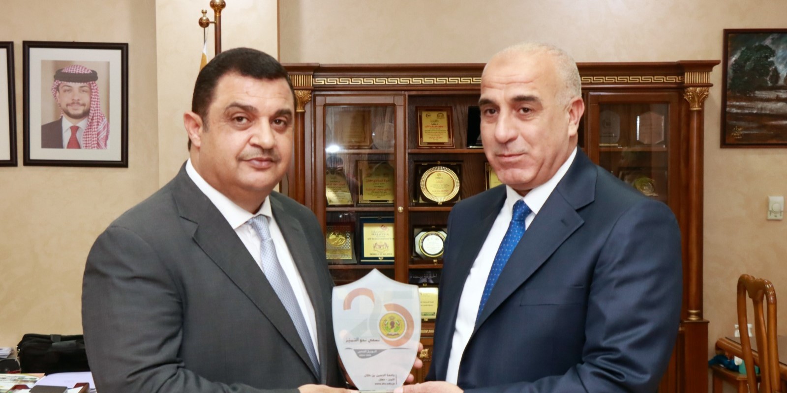  لقاء حول تعزيز مفاهيم المشاركة السياسية والتعريف بالتشريعات الناظمة لها في جامعة الحسين بن طلال